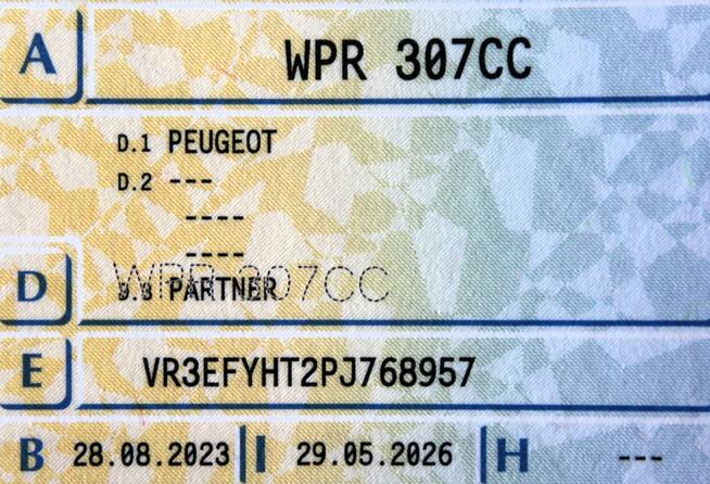 Peugeot Partner Długi 3-os. FV23% Kamera Navi 8" Parktronic Tempomat