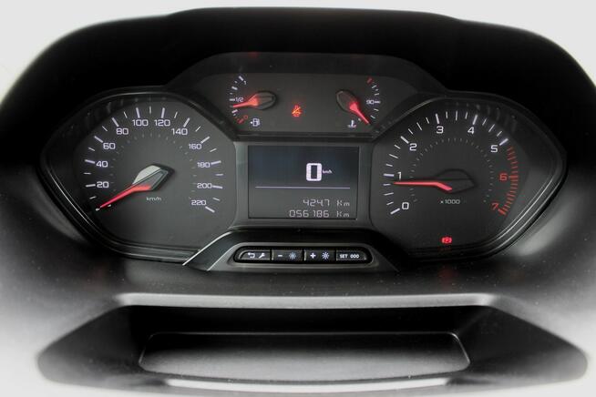 Peugeot Partner Długi 3-os. FV23% Kamera Navi 8" Parktronic Tempomat