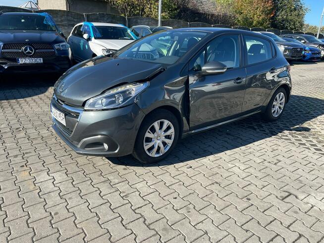 Peugeot 208 2016
