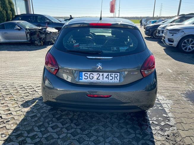 Peugeot 208 2016