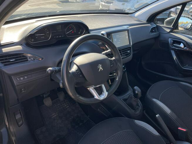 Peugeot 208 2016