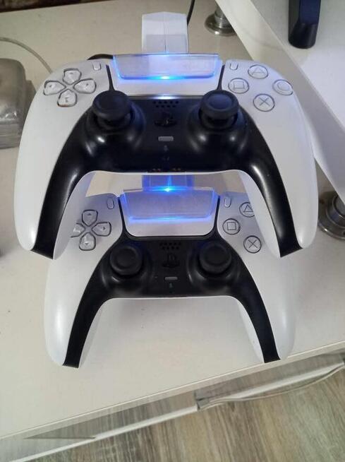 PlayStation 5 z napędem,2 pady +3 gry