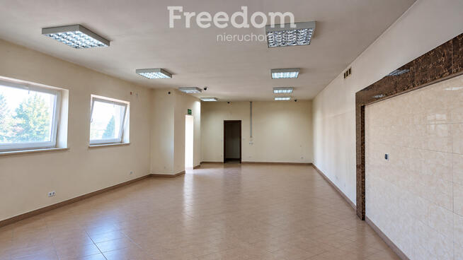 Wolnostojący dom 172 m², 3 pokoje, duża działka