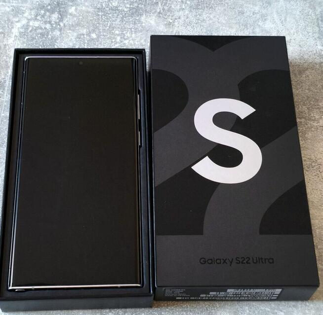 Samsung S22 Ultra biały, bardzo dobry stan.