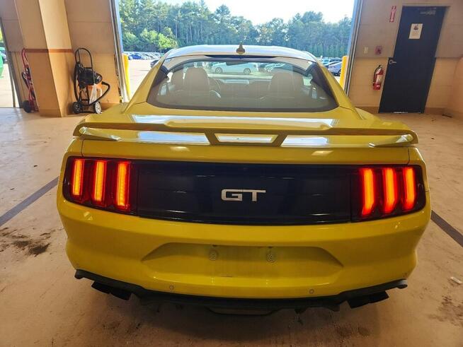 Ford Mustang 2021