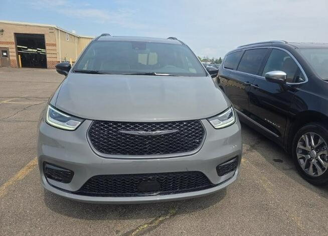 Chrysler Pacifica 2025