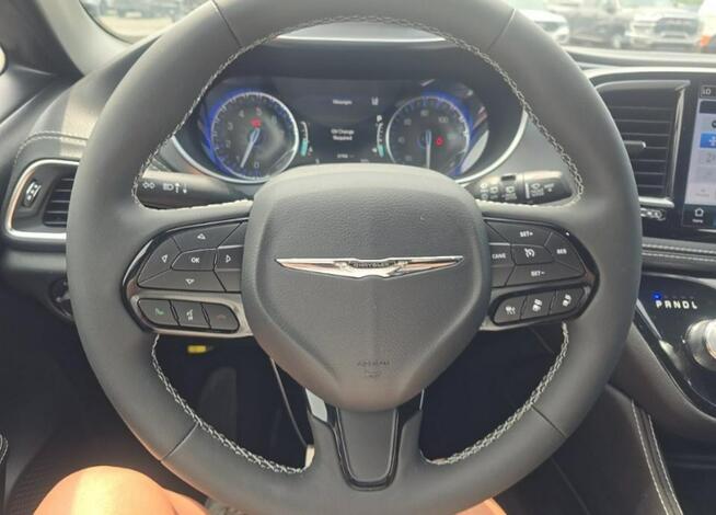 Chrysler Pacifica 2025