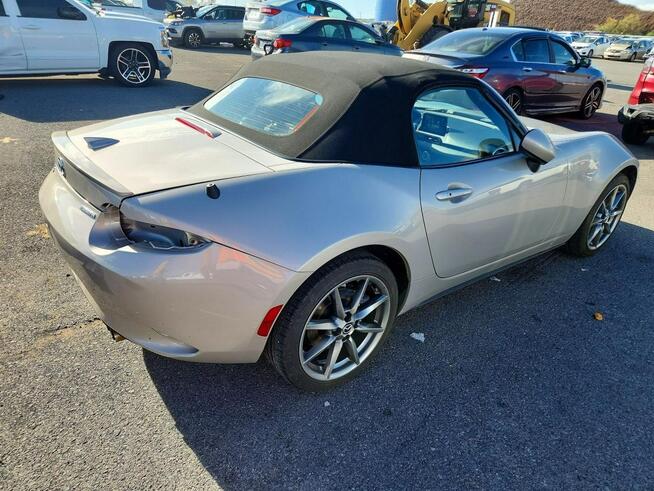 Mazda MX-5 Najwyższa wersja wyposażenia GRAND TOURING / Manual