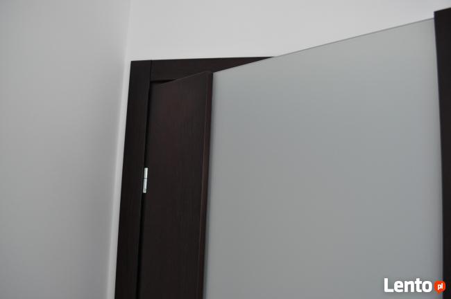 Drzwi wewnętrzne drewniane model z montażem w9