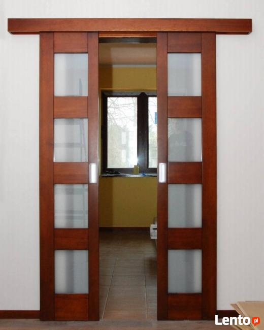 Drzwi wewnętrzne drewniane model w4 z montażem