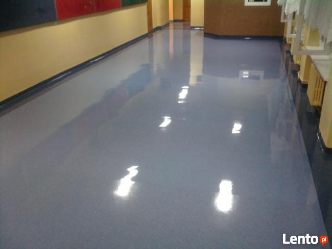 Czyszczenie posadzek , polimeryzacja wykładzin PCV ,Tarkett