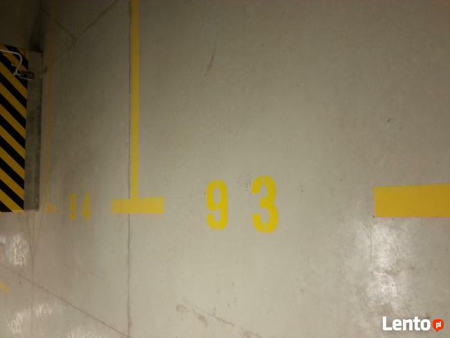 Malowanie miejsc parkingowych, lustro drogowe, znaki, linia