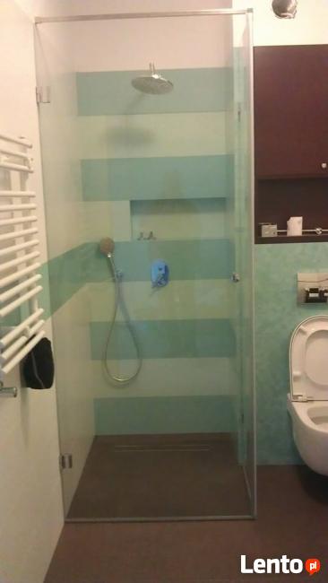Szklane kabiny prysznicowe, lustra,