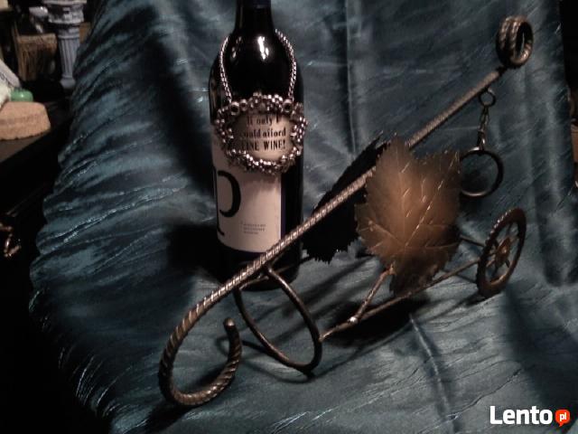 Leżak do wina i karafka