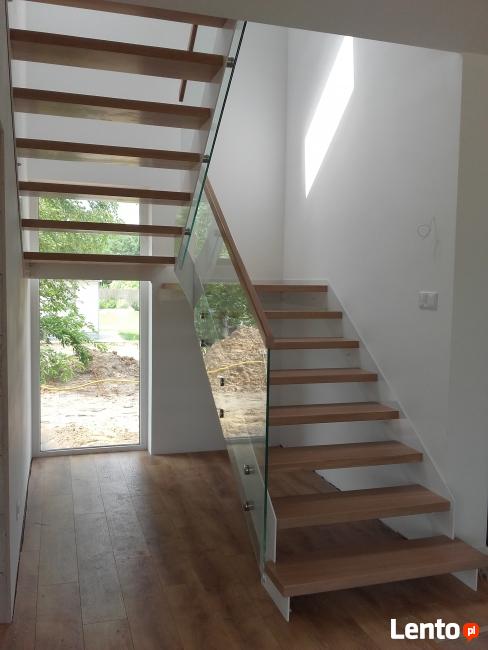 Schody drewniane, nowoczesne i klasyczne, schody półkowe .