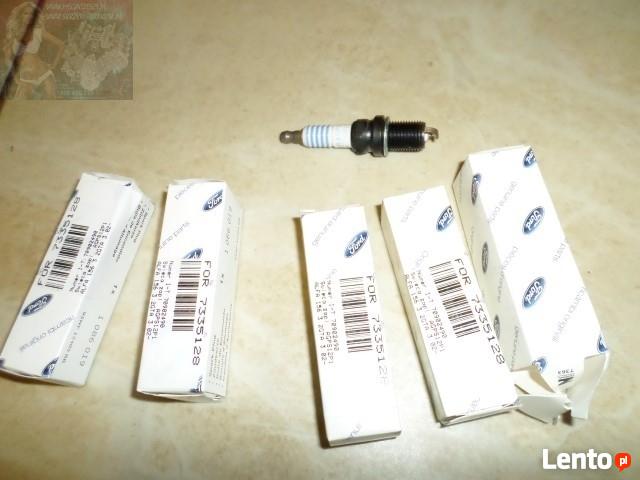 SWIECA ZAPLONOWA AGPS12P1 Volvo V40 1.8 2.0 95-04