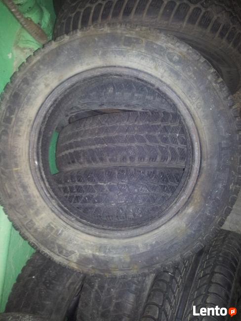 Sprzedam 4 opony zimowe 145/70R13. Cena 50 zł za 1 szt.