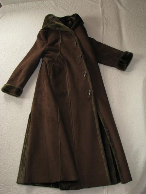 Elegancki kożuszek damski z kapturem, rozm. XXL