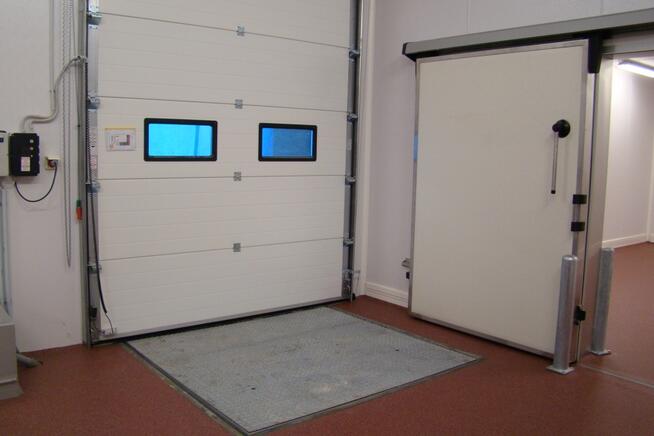 Montaż okładzin typu Glasbord, komór i drzwi chłodniczych