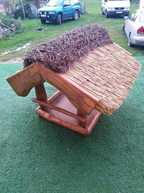 Karmnik pod strzecha