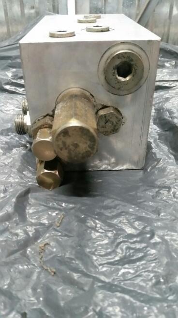 Rozdzielacz Hydrauliczny /Dzielnik z możliwością ścisku Kaup