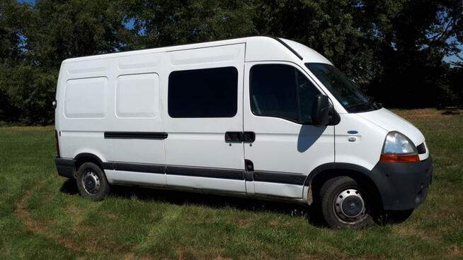 Transport osób 8+1 i rzeczy. Renault Master