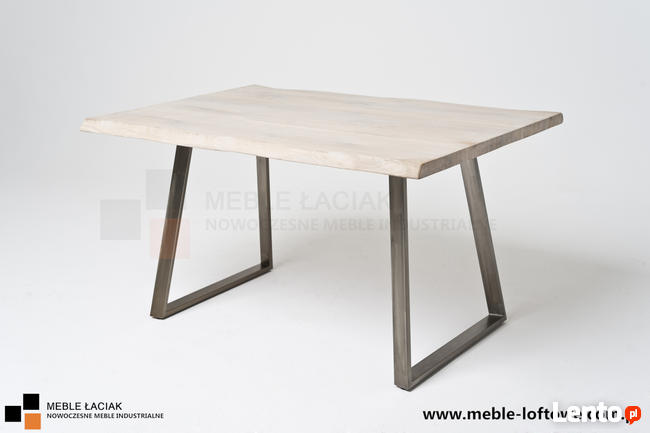 Stół dębowy, bielony. Nogi ze stali surowej. Nr kat. 521