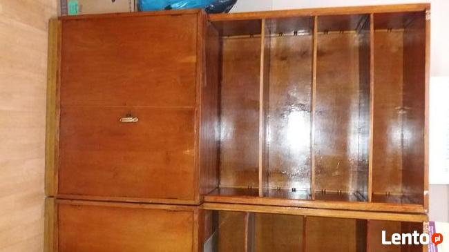 Stare poniemieckie regały ze starej Apteki, kilka sztuk,