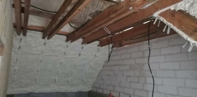 Izolacje Natryskowe Pianą, ocieplanie ścian, dachów stropów