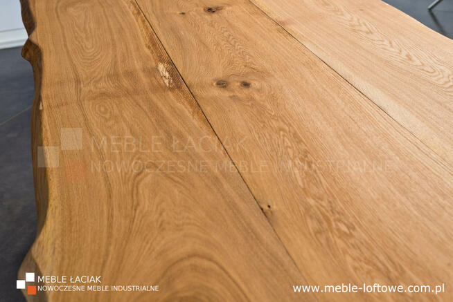 Nieregularny stół dębowy. Metalowe nogi. Nr kat. 454