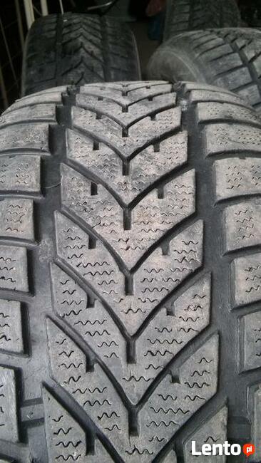 Sprzedam opony zimowe.