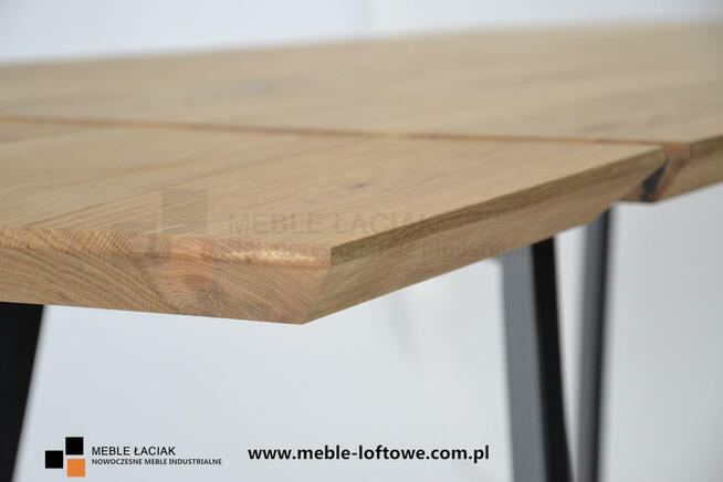 Dębowy stół rozkładany. Ciekawa podstawa. Nr kat. 574.