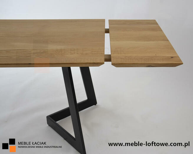 Dębowy stół rozkładany. Ciekawa podstawa. Nr kat. 574.