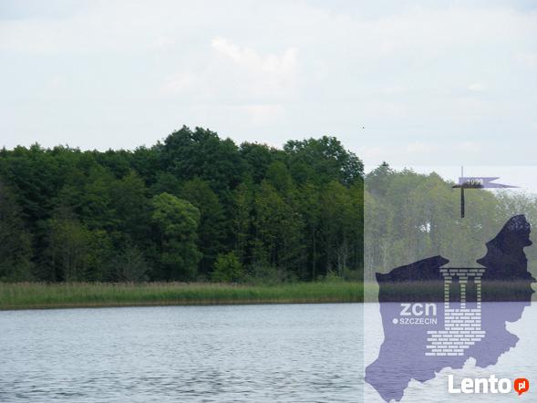 Działka z linią brzegową jeziora Woświn