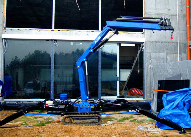 Mini żuraw, na podwoziu gąsienicowym jak maeda zasięg 13 m.!