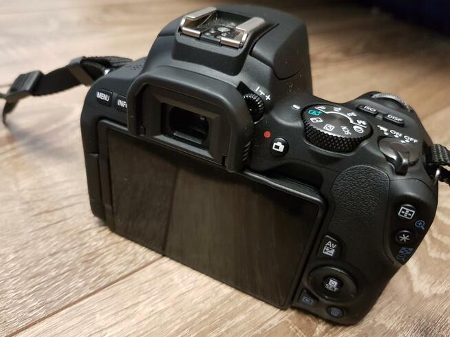 Lustrzanka Canon eos 200D + obiektywy