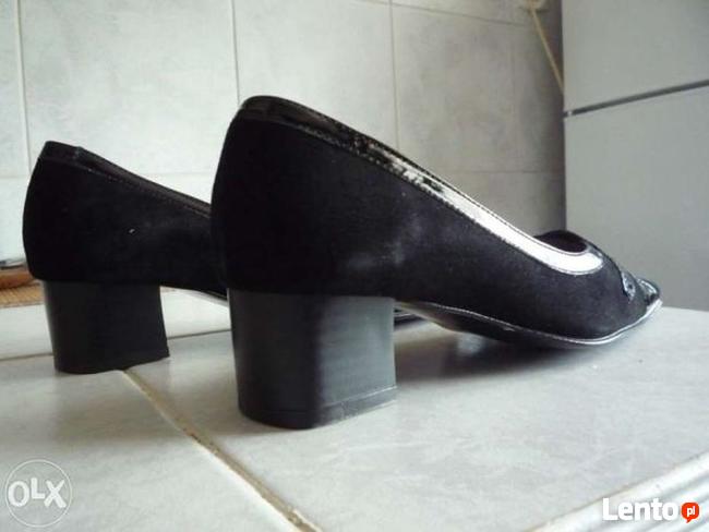 Nowe!Śliczne czarne czółenka.