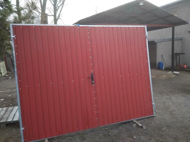 Balustrady, bramy, płoty kute, meble ogrodowe.