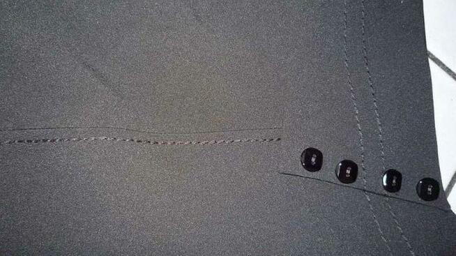 Czarna spódnica ,nowa z metką .L- 40.