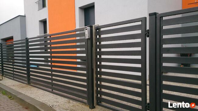 Współpraca - betonowanie ogrodzeń.