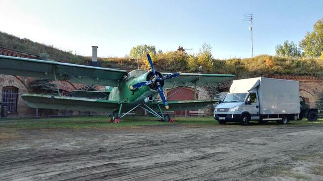 Usługi transportowe / Przewóz towarów na paletach / Winda