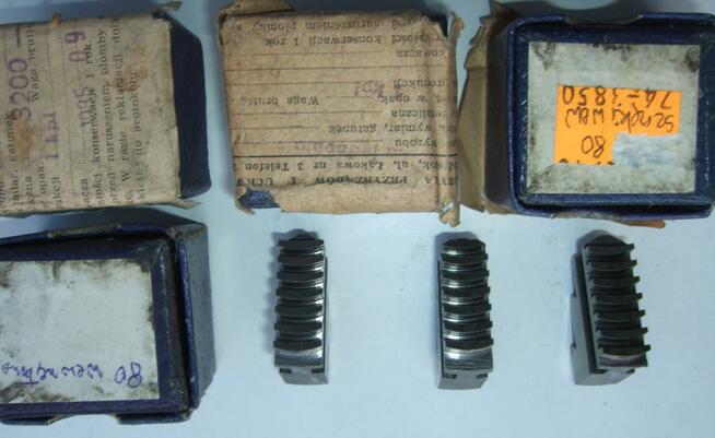 SZCZĘKI JEDNOLITE WEWNĘTRZNE 3200-80 BISON BIAL SAMOCENTRUJĄ