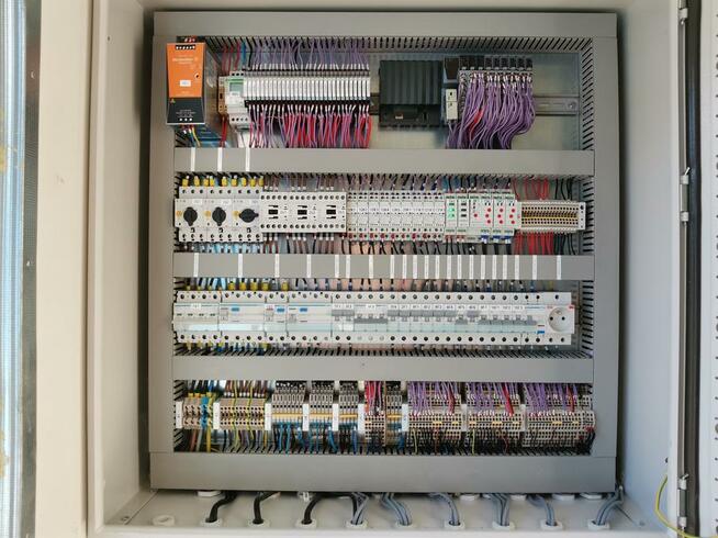 Montaż okablowanie central wentylacyjnych automatyka AKPIA