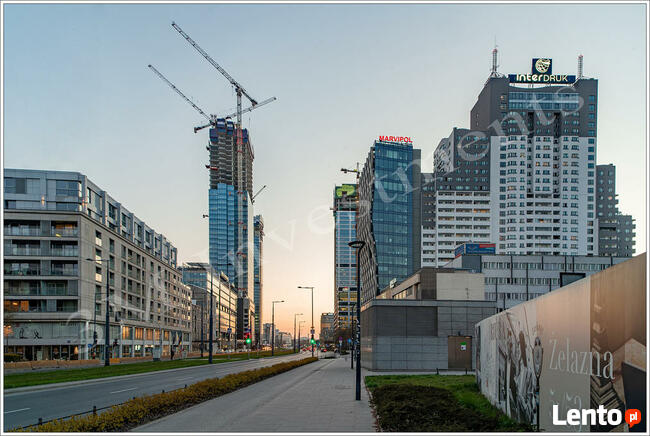 Rondo Daszyńskiego, duży, podziemny garaż motocykl lub samoc