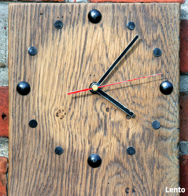 Zegar z półką ze starej deski dębowej.
