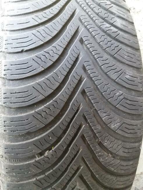 Opony zimowe lub pełne koła z oponami