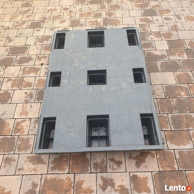 Palety plastikowe 120x80, pełny blat
