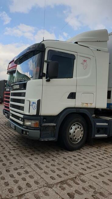 Syndyk sprzeda ciągnik siodłowy Scania R124, 2003 r.