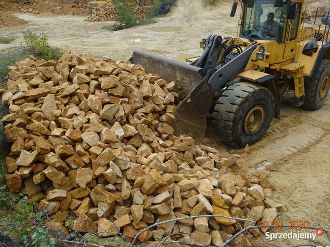 Kopalnia piaskowca kamienia kamień ogrodowy na skarpy staw
