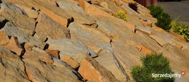 Żółty kamień ogrodowy